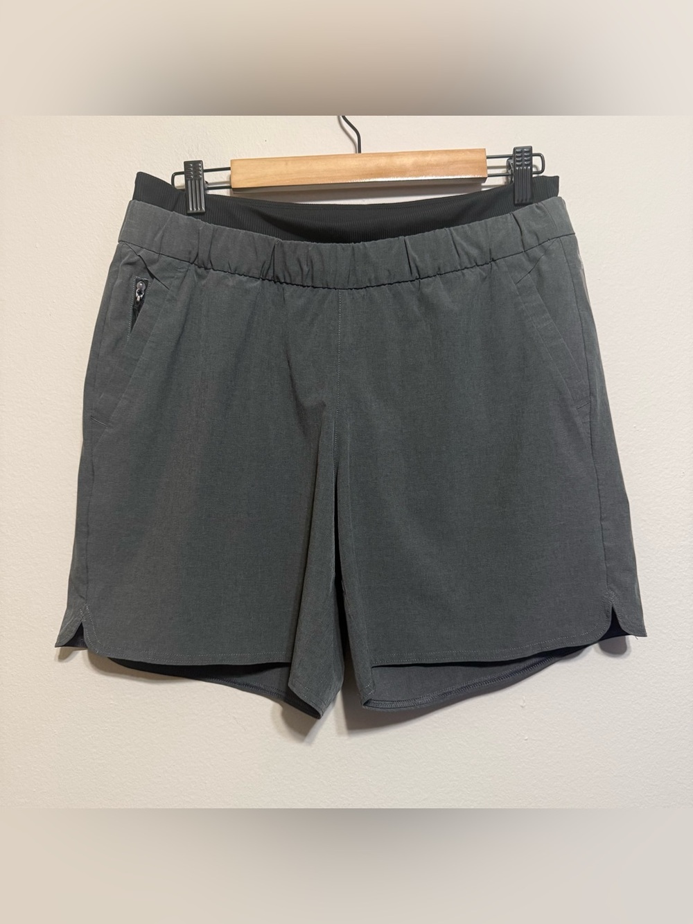 REI Co-Op Active Persuits Gray Lined Shorts Women Medium Pockets EUC